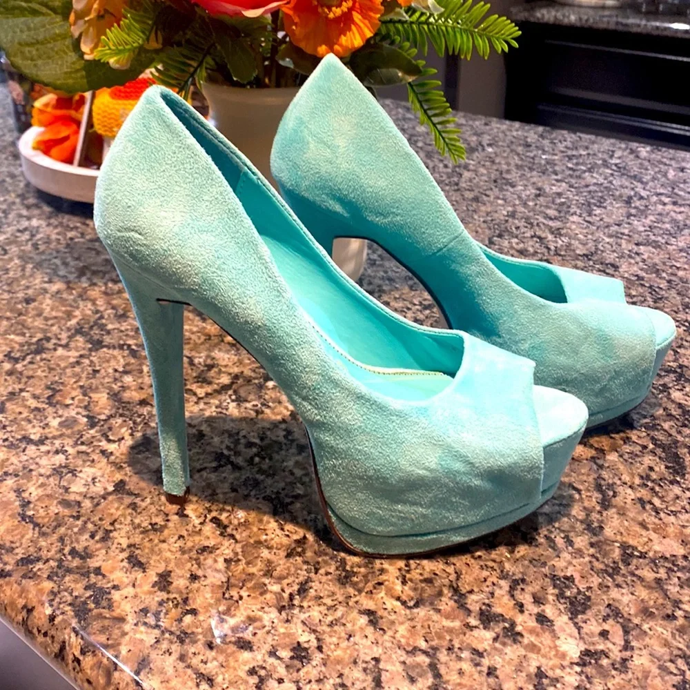 PAPRIKA Turqoise Suede Open toe 4+ inch heels. Gently worn twice. Size 7!